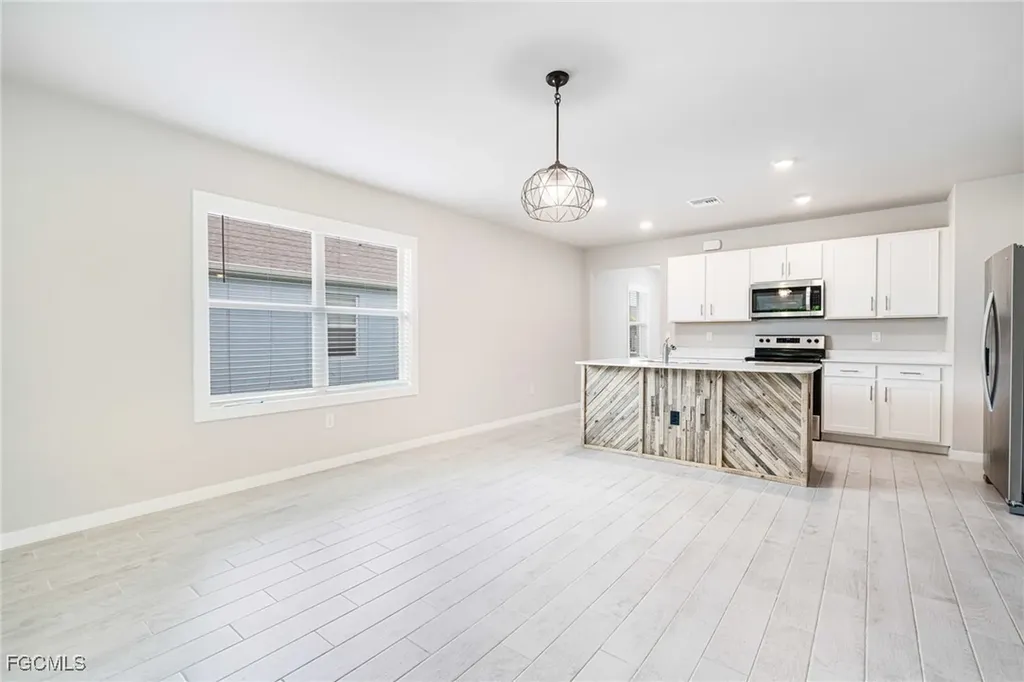 2788 Star Coral Drive North Fort Myers FL 33903