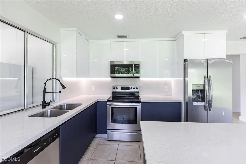 1717 NE 6th Terrace Cape Coral FL 33909