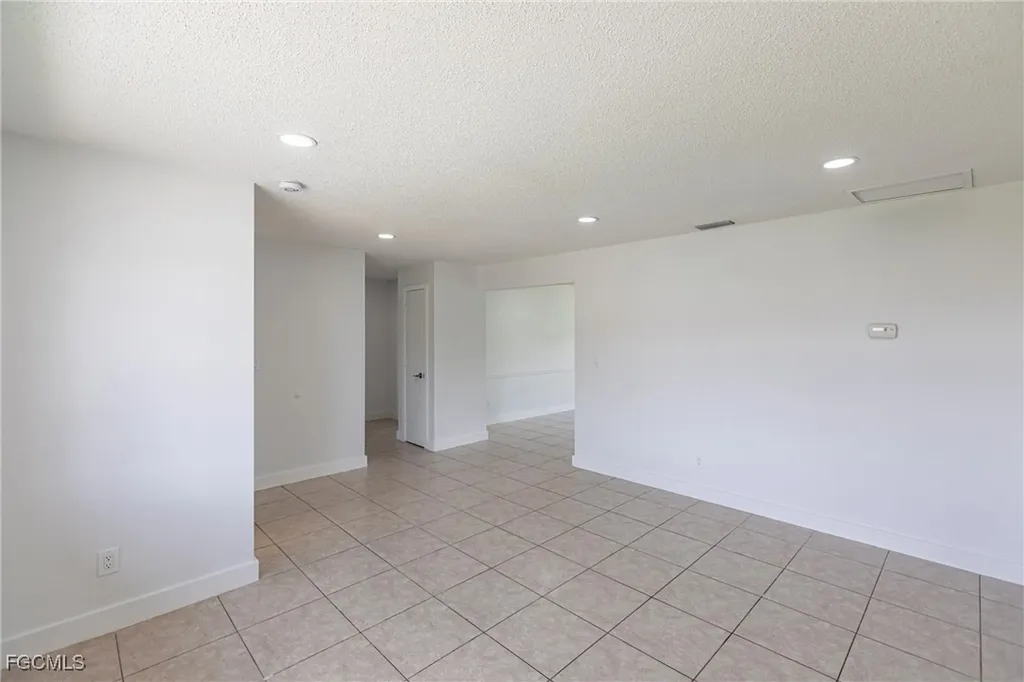 1717 NE 6th Terrace Cape Coral FL 33909