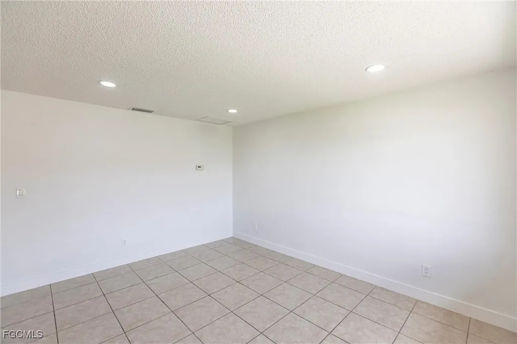 1717 NE 6th Terrace Cape Coral FL 33909