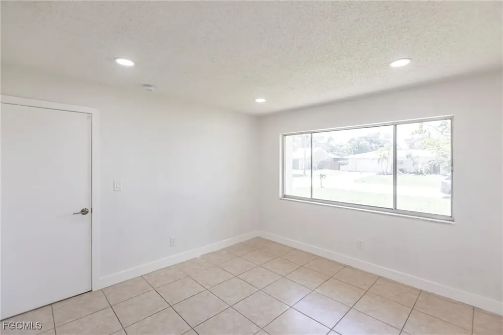 1717 NE 6th Terrace Cape Coral FL 33909