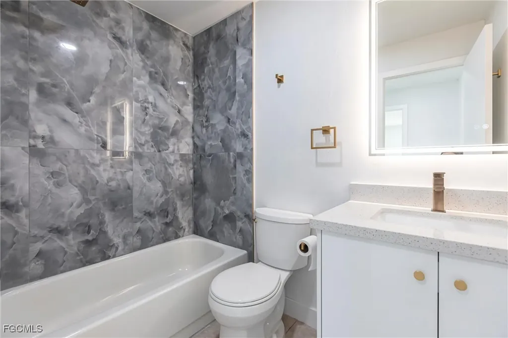 1717 NE 6th Terrace Cape Coral FL 33909