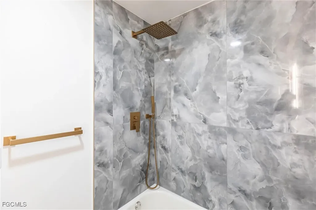 1717 NE 6th Terrace Cape Coral FL 33909