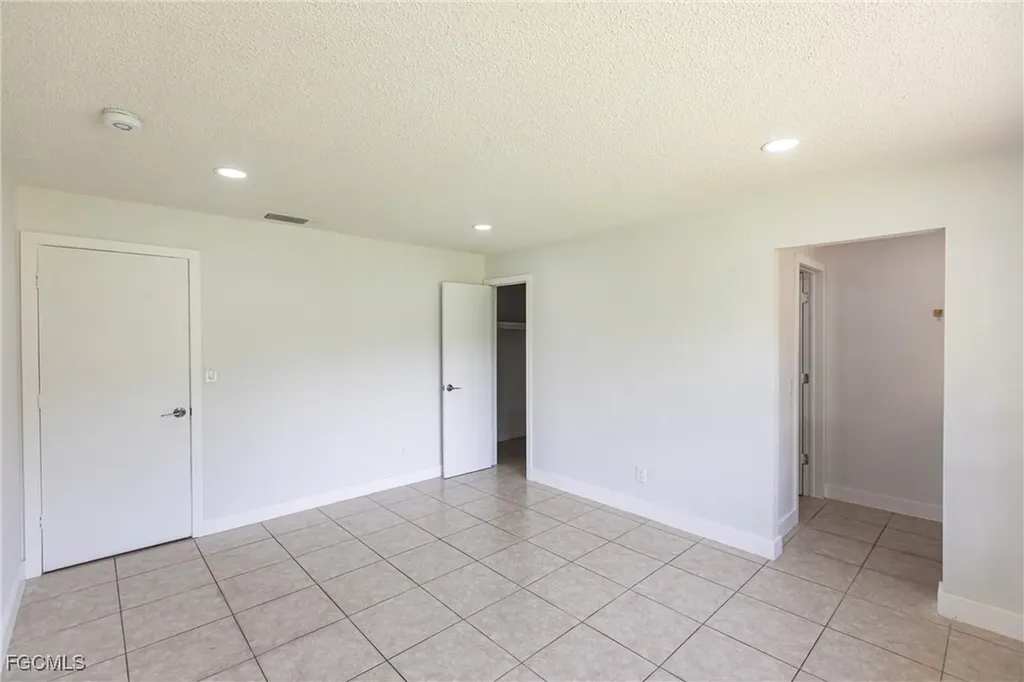 1717 NE 6th Terrace Cape Coral FL 33909