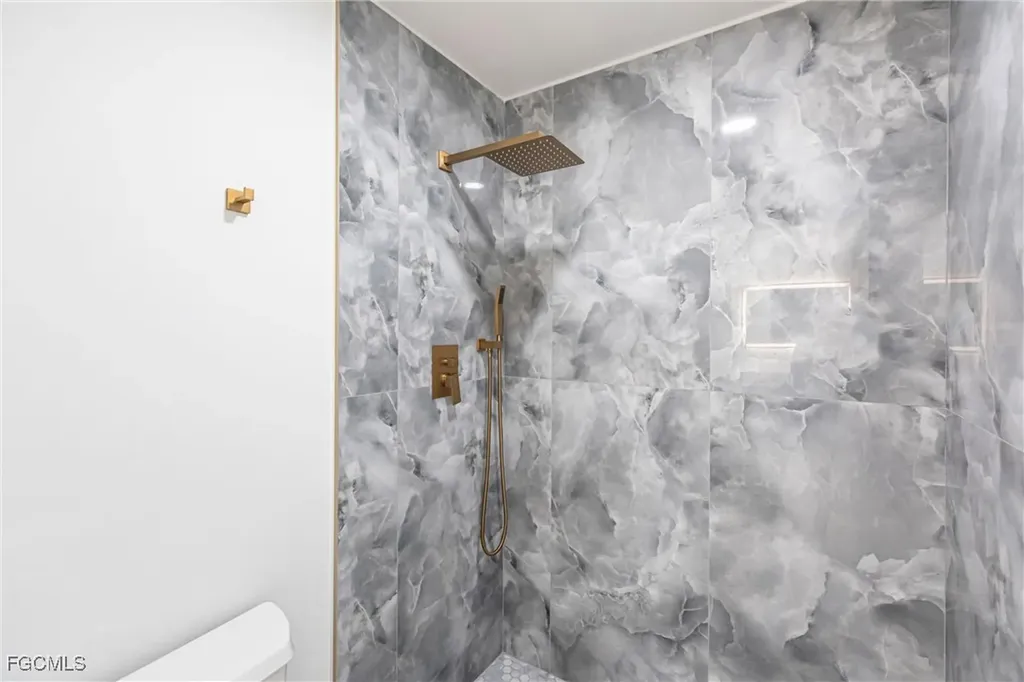 1717 NE 6th Terrace Cape Coral FL 33909