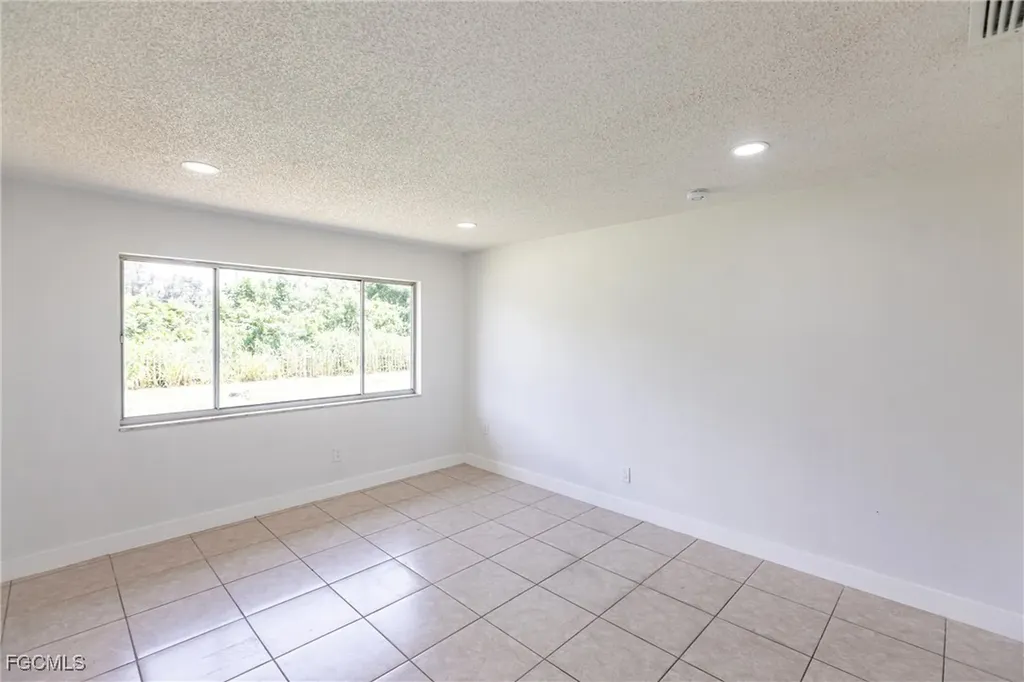 1717 NE 6th Terrace Cape Coral FL 33909