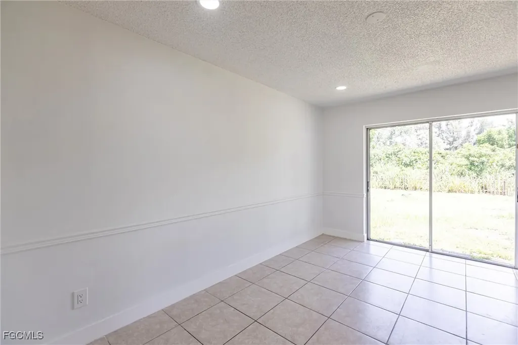 1717 NE 6th Terrace Cape Coral FL 33909