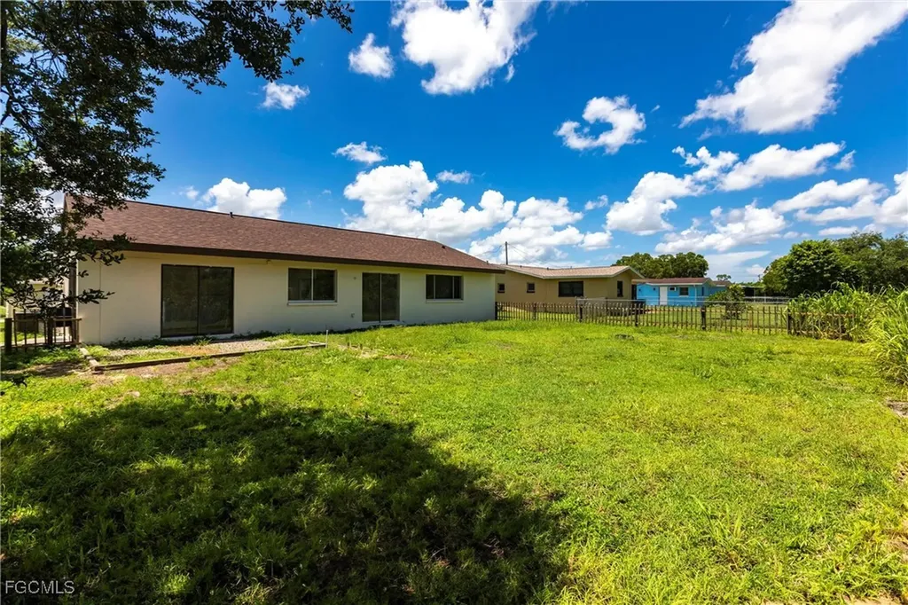 1717 NE 6th Terrace Cape Coral FL 33909