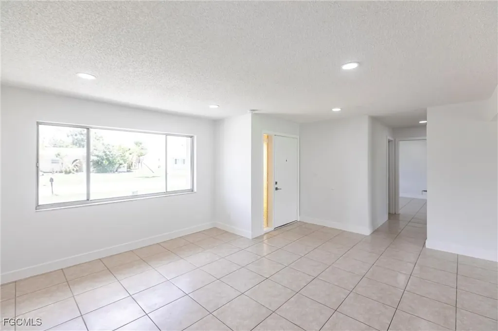 1717 NE 6th Terrace Cape Coral FL 33909