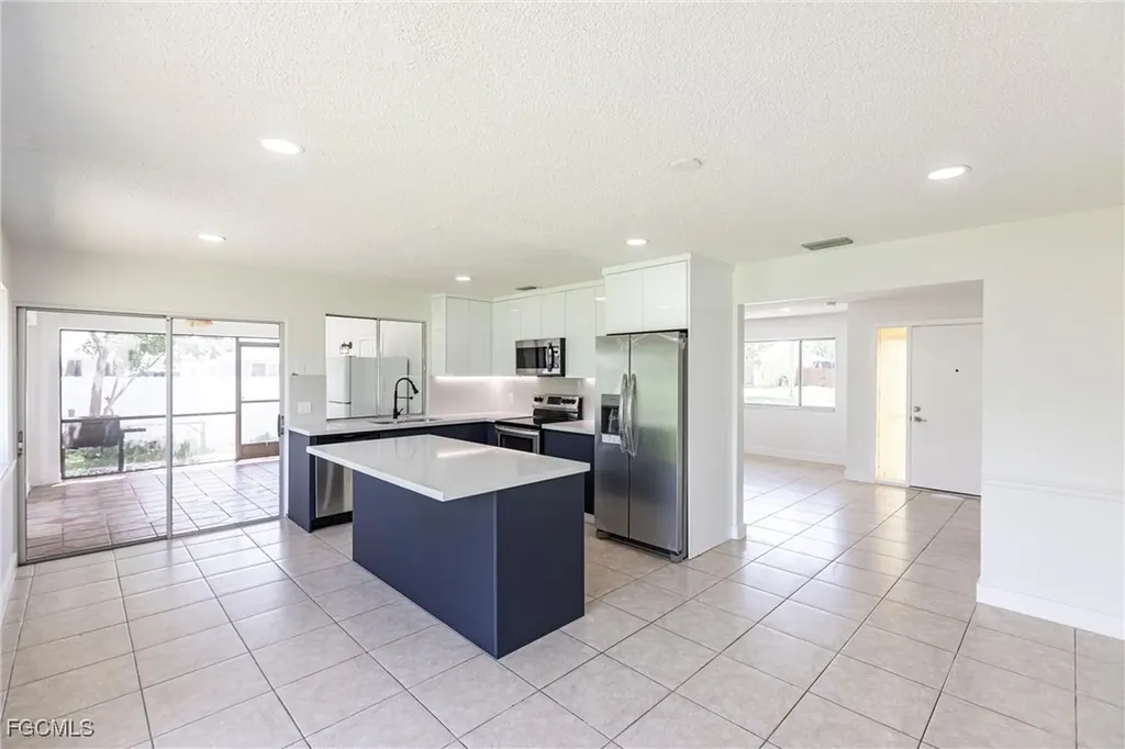 1717 NE 6th Terrace Cape Coral FL 33909