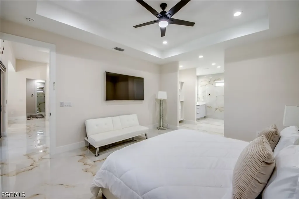 607 SW 18th Court Cape Coral FL 33991