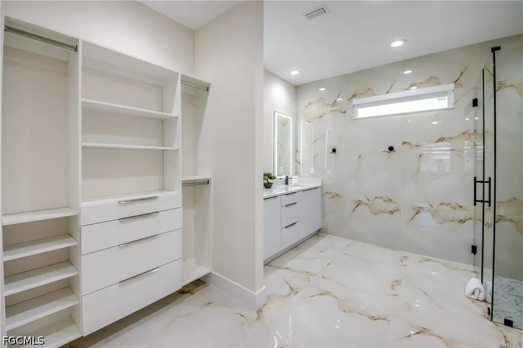 607 SW 18th Court Cape Coral FL 33991