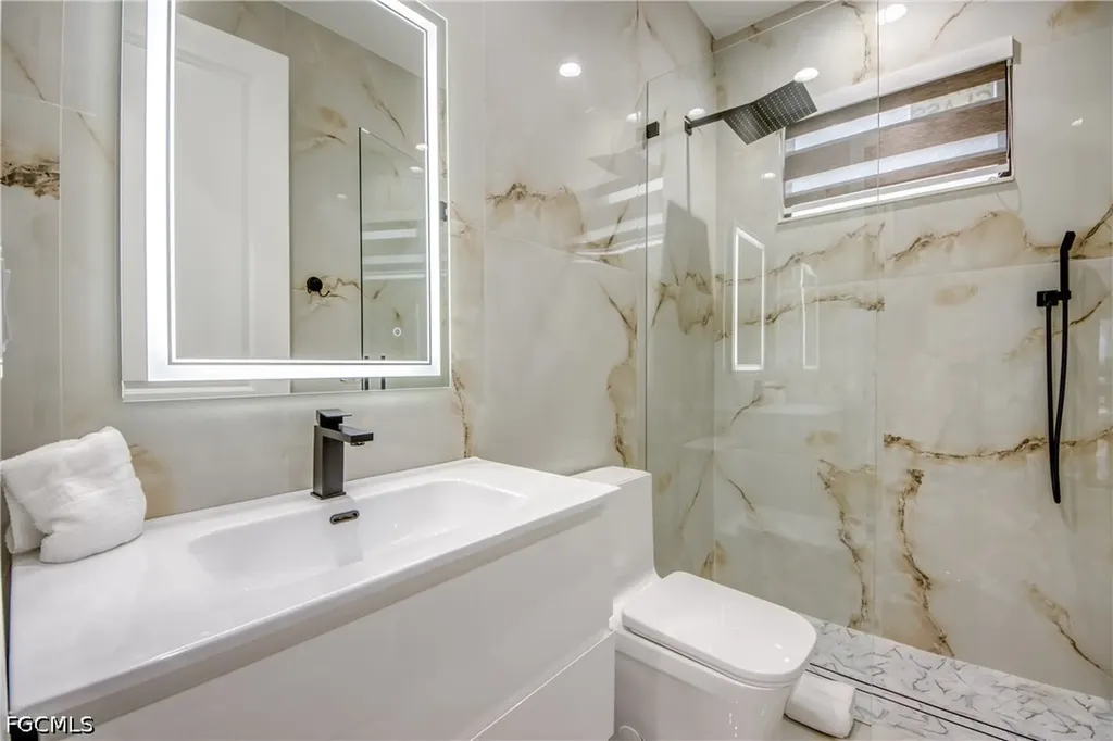 607 SW 18th Court Cape Coral FL 33991