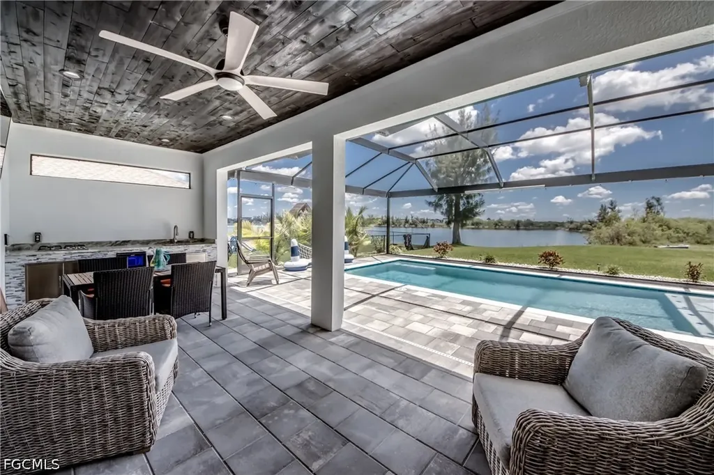 607 SW 18th Court Cape Coral FL 33991