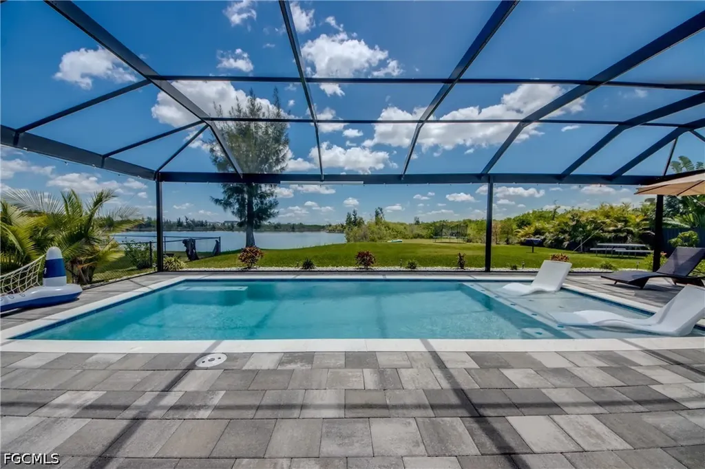 607 SW 18th Court Cape Coral FL 33991