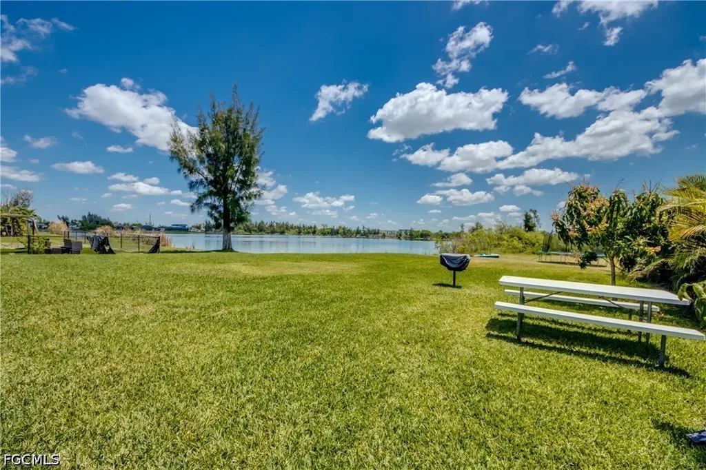 607 SW 18th Court Cape Coral FL 33991