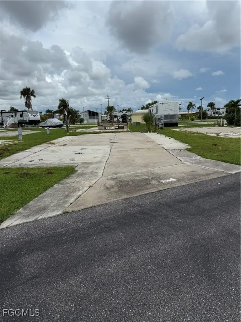 19681 Summerlin # 212 Road Fort Myers FL 33908