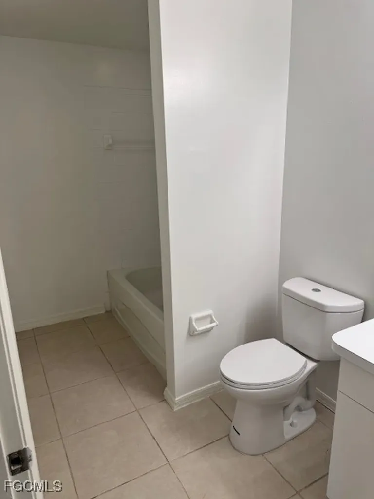 8470 Kingbird Loop Estero FL 33967