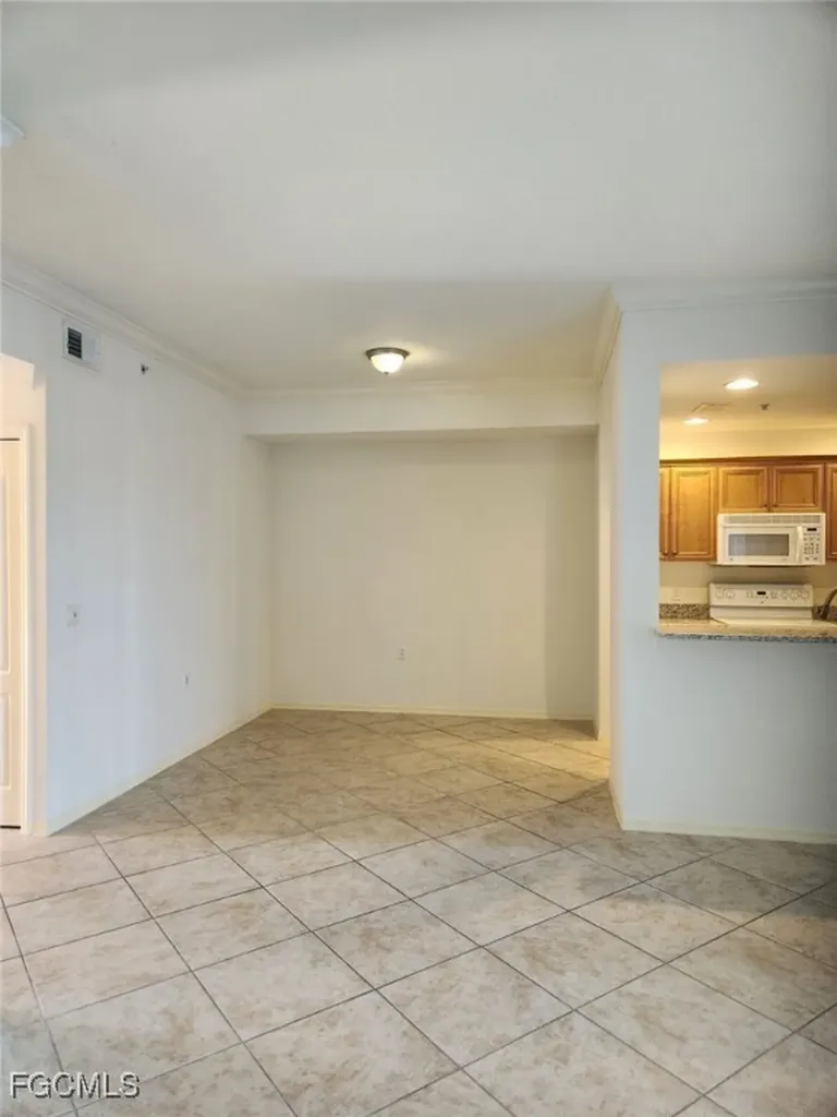8470 Kingbird Loop Estero FL 33967