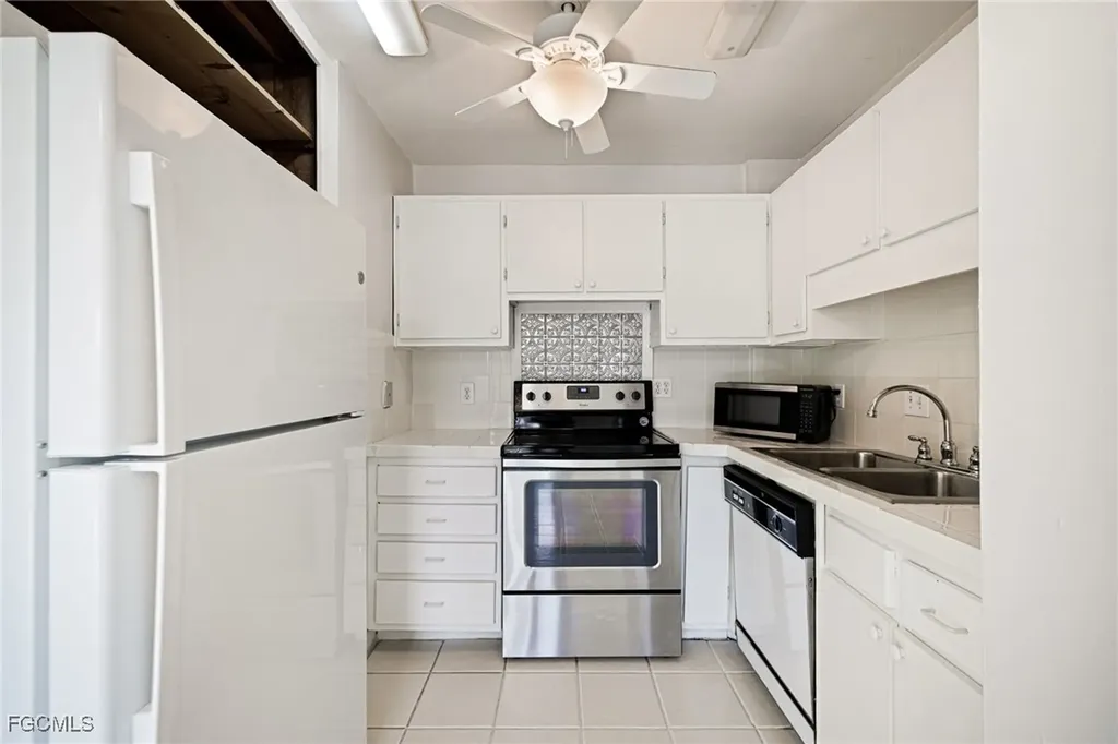 2350 W 1st Street Fort Myers FL 33901