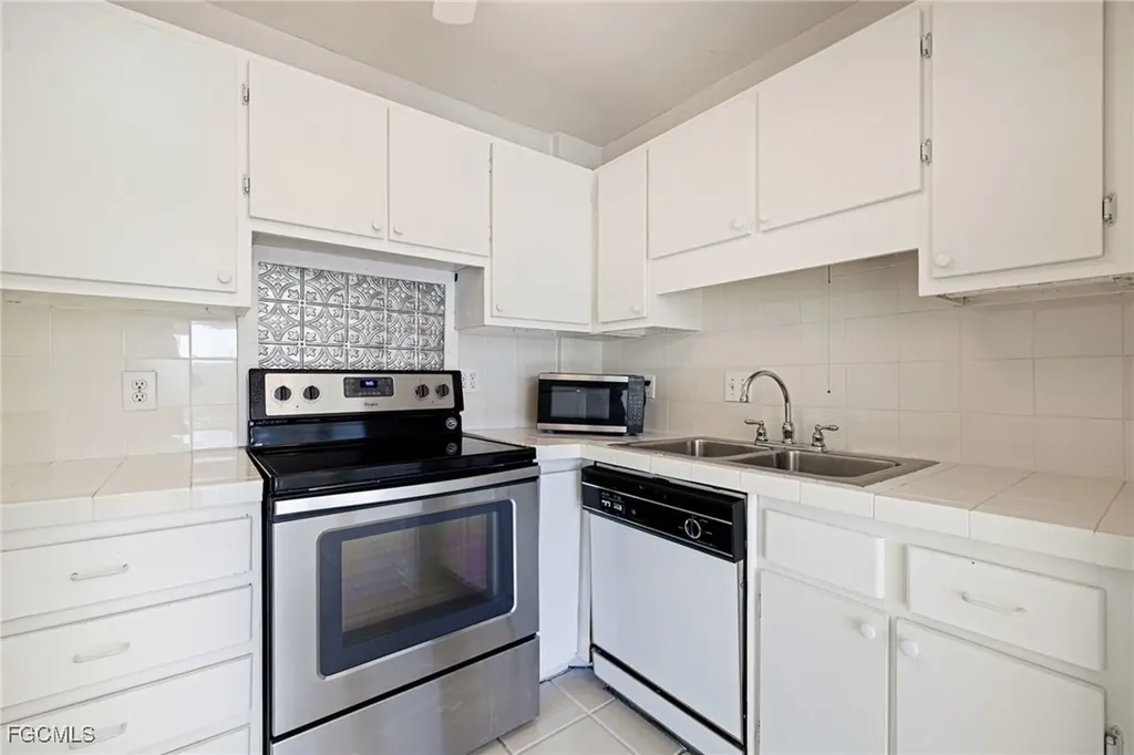 2350 W 1st Street Fort Myers FL 33901