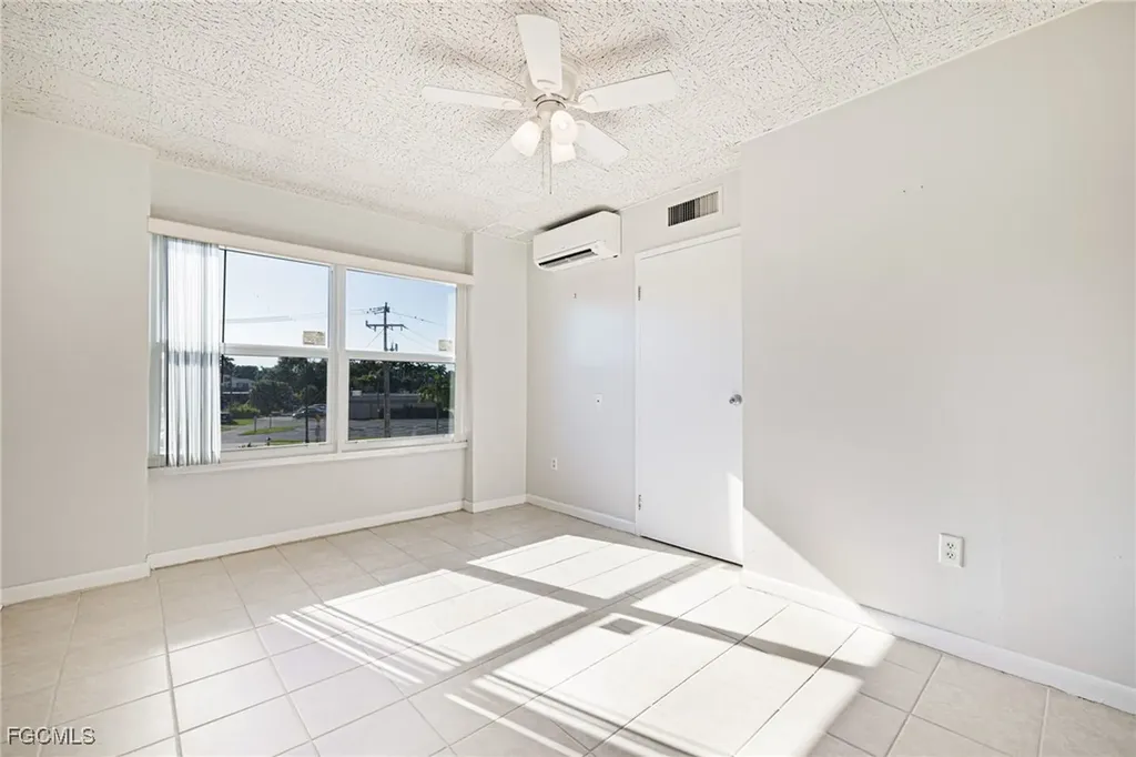 2350 W 1st Street Fort Myers FL 33901