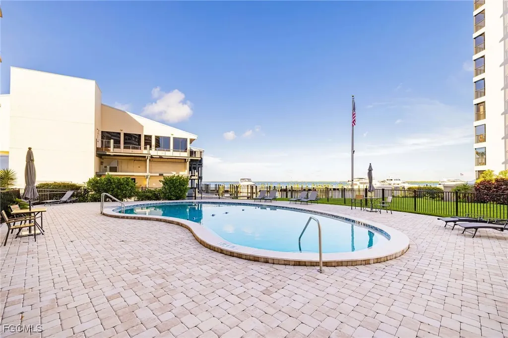 2350 W 1st Street Fort Myers FL 33901