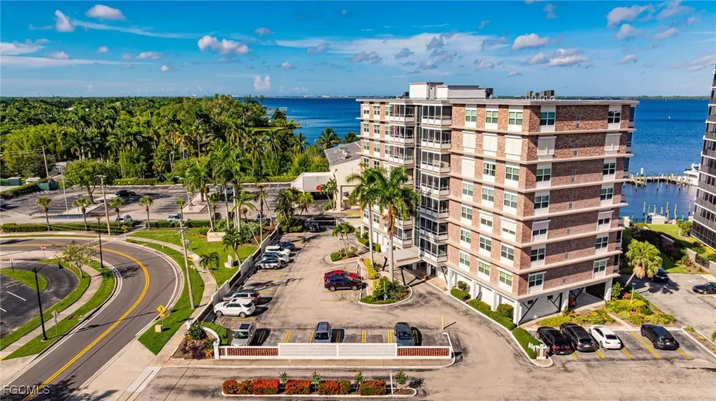 2350 W 1st Street Fort Myers FL 33901