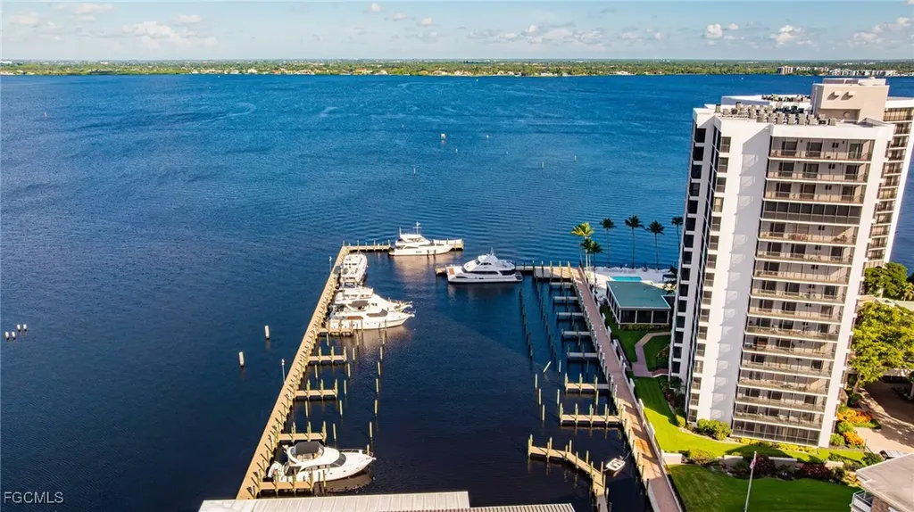 2350 W 1st Street Fort Myers FL 33901