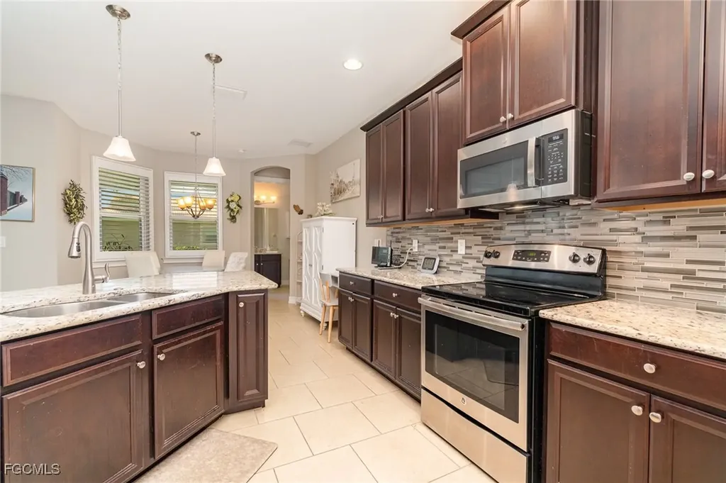 3130 Scarlet Oak Place North Fort Myers FL 33903