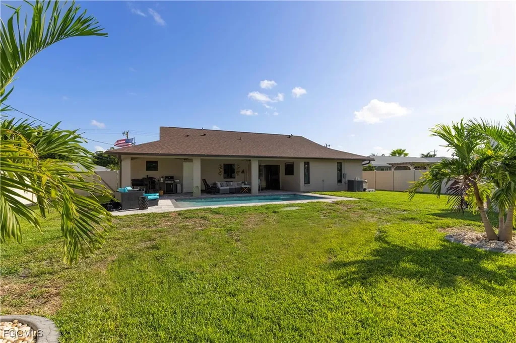 1817 SE 1st Terrace Cape Coral FL 33990