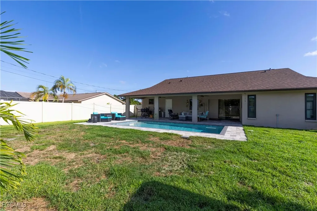 1817 SE 1st Terrace Cape Coral FL 33990