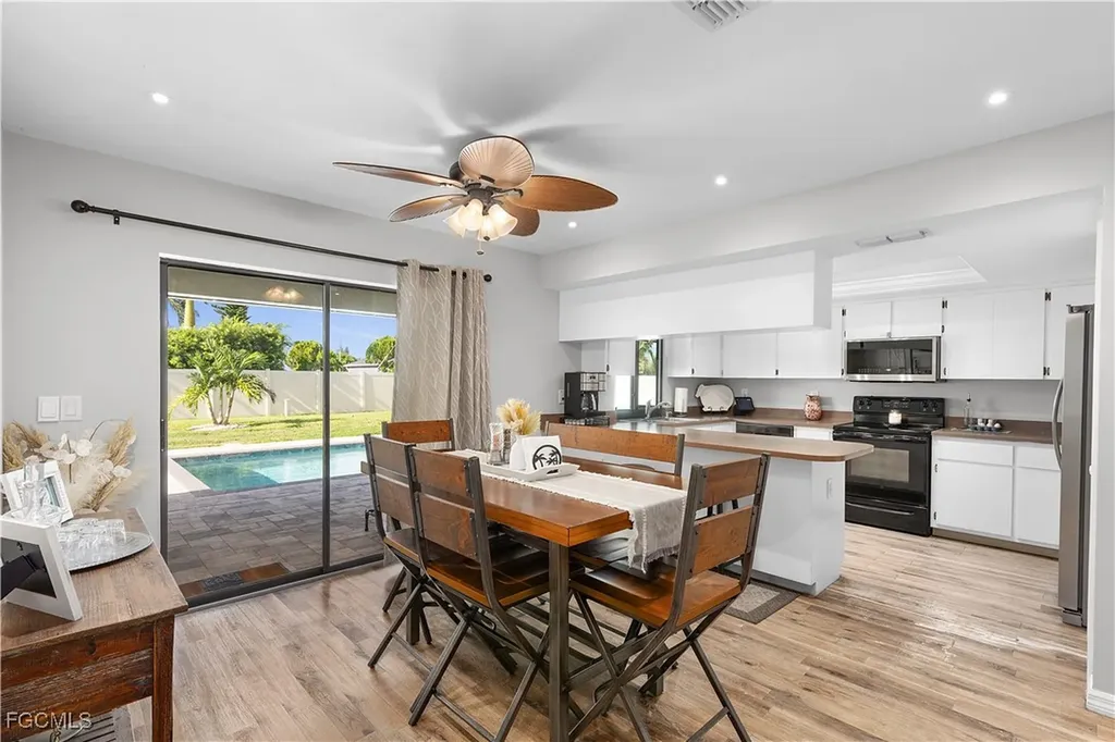 1817 SE 1st Terrace Cape Coral FL 33990