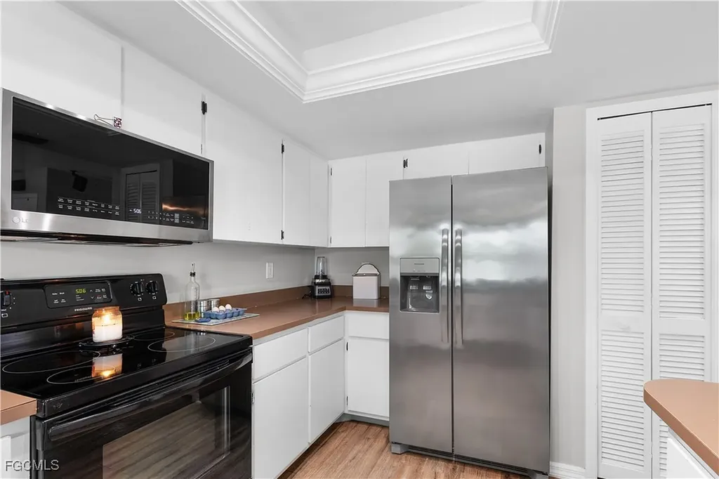 1817 SE 1st Terrace Cape Coral FL 33990