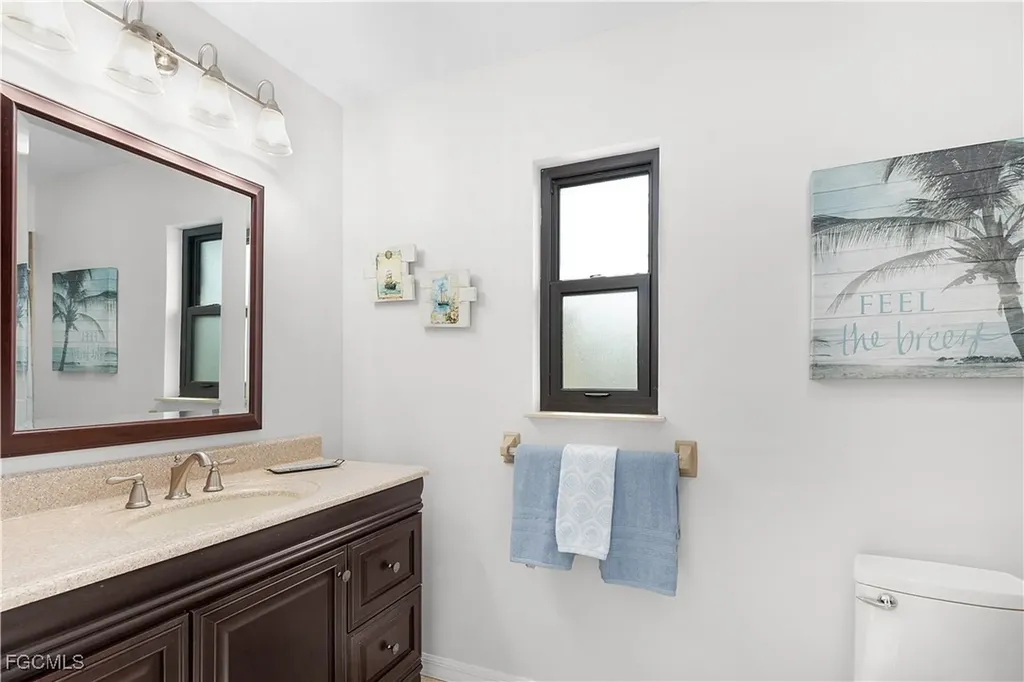 1817 SE 1st Terrace Cape Coral FL 33990