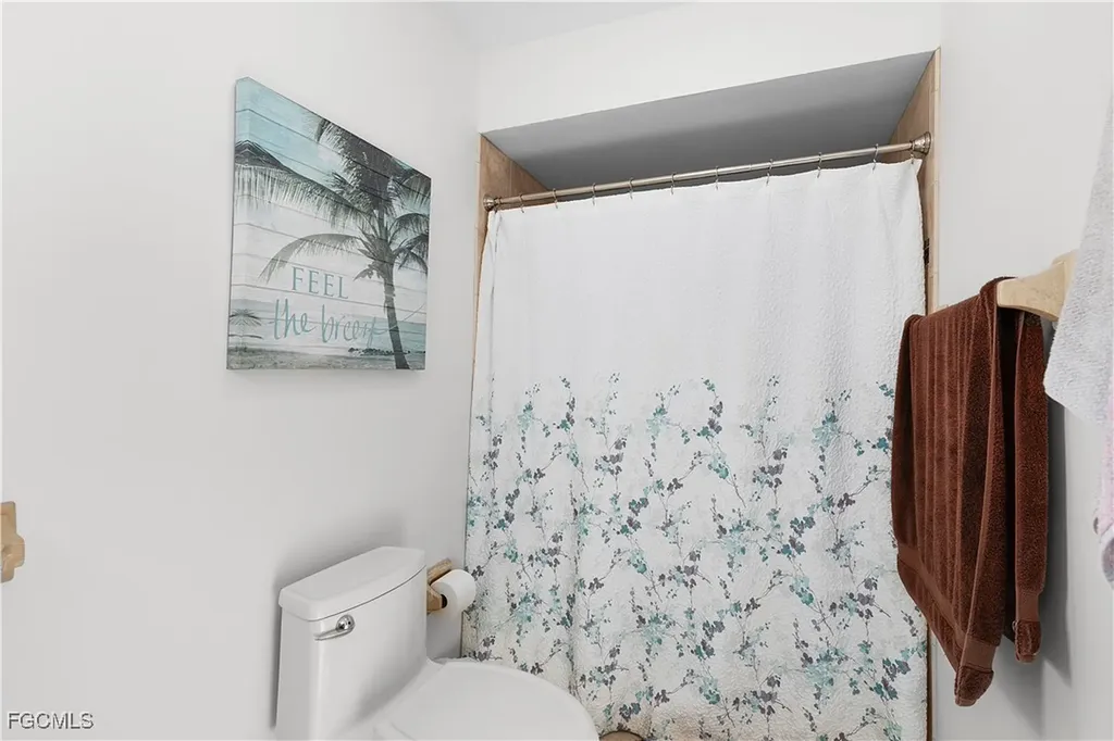 1817 SE 1st Terrace Cape Coral FL 33990