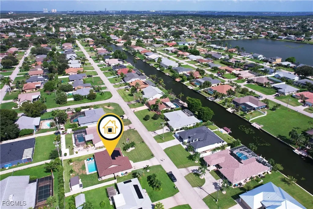 1817 SE 1st Terrace Cape Coral FL 33990