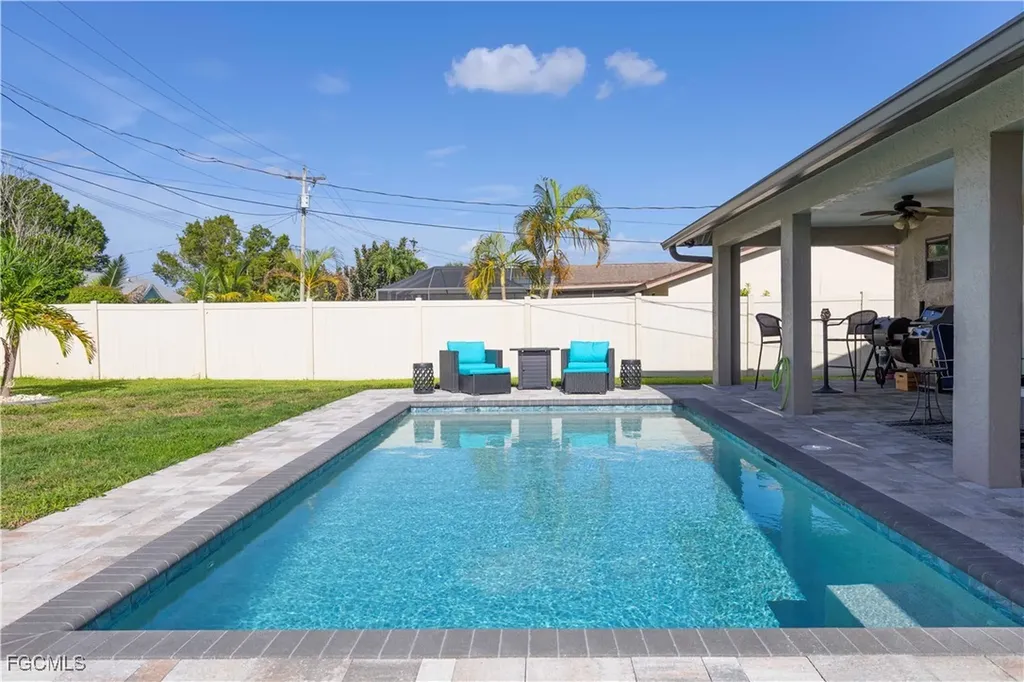 1817 SE 1st Terrace Cape Coral FL 33990