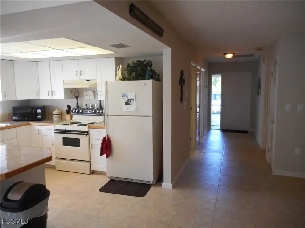 3817 SE 11th Avenue Cape Coral FL 33904
