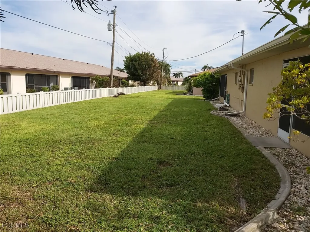 3817 SE 11th Avenue Cape Coral FL 33904