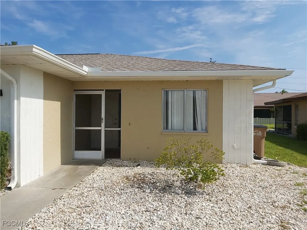 3817 SE 11th Avenue Cape Coral FL 33904