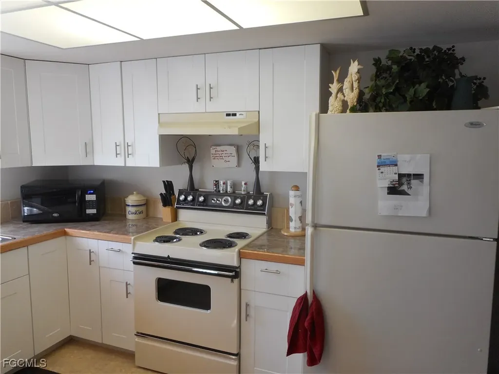 3817 SE 11th Avenue Cape Coral FL 33904