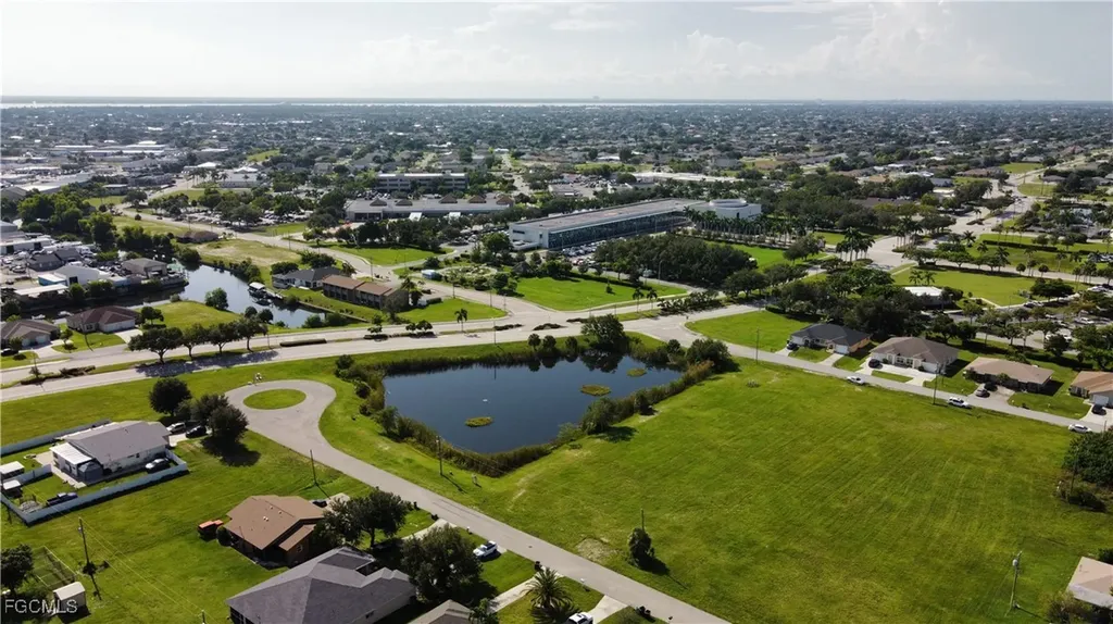 602 SE 9th Street Cape Coral FL 33990