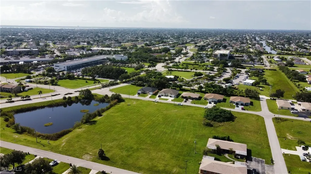 602 SE 9th Street Cape Coral FL 33990