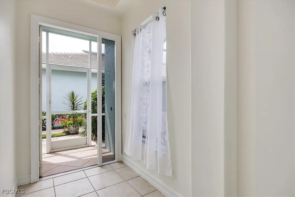 737 Mainsail Place Naples FL 34110