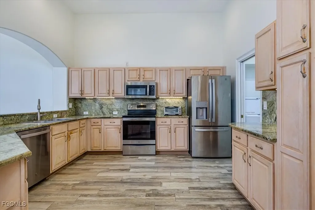 737 Mainsail Place Naples FL 34110