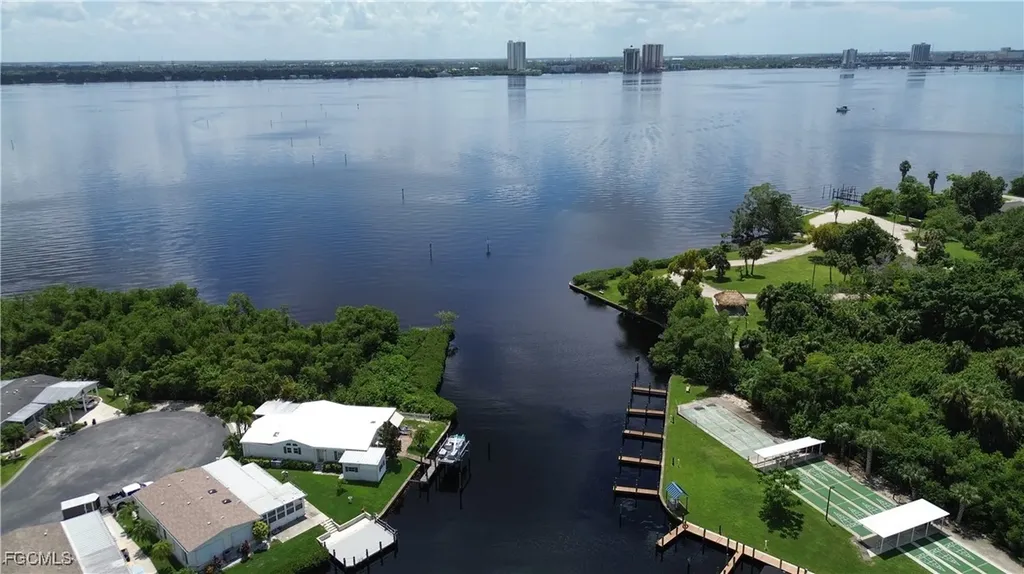 14513 Nathan Hale Lane North Fort Myers FL 33917