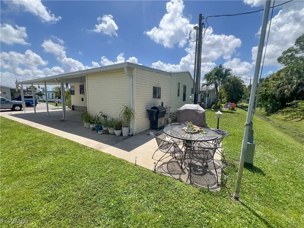 14513 Nathan Hale Lane North Fort Myers FL 33917