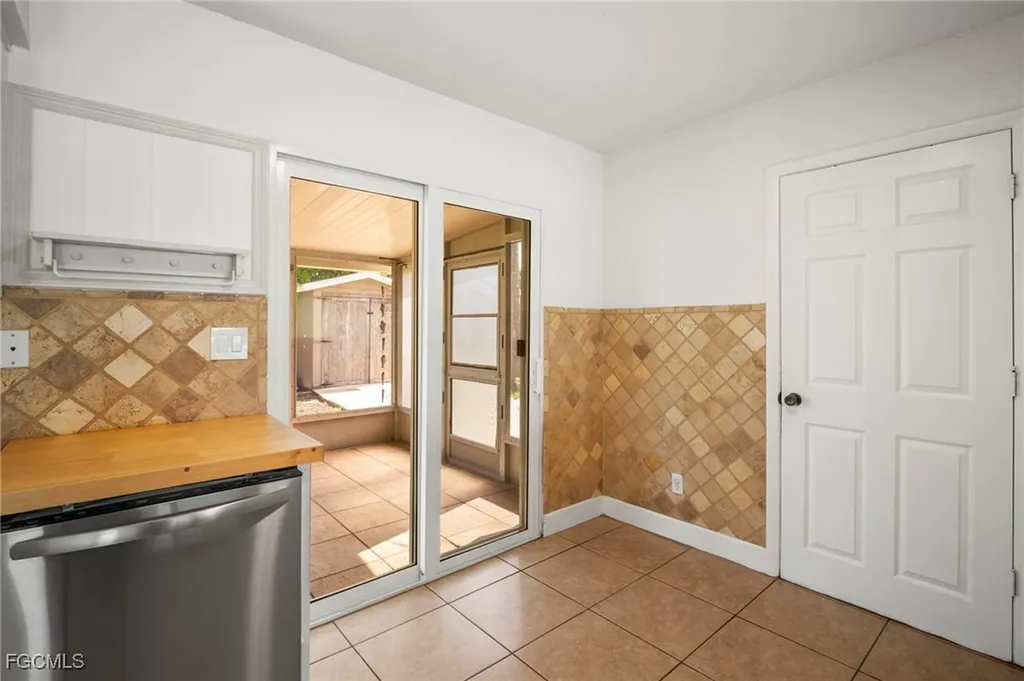 8042 Almo Road Fort Myers FL 33967