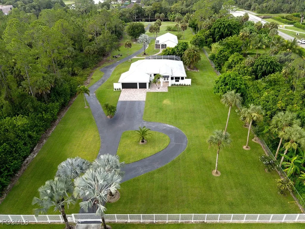 840 10th Avenue NE Naples FL 34120